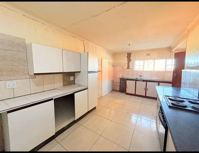 4 BEDROOM HOUSE FOR SALE IN VAALPARK